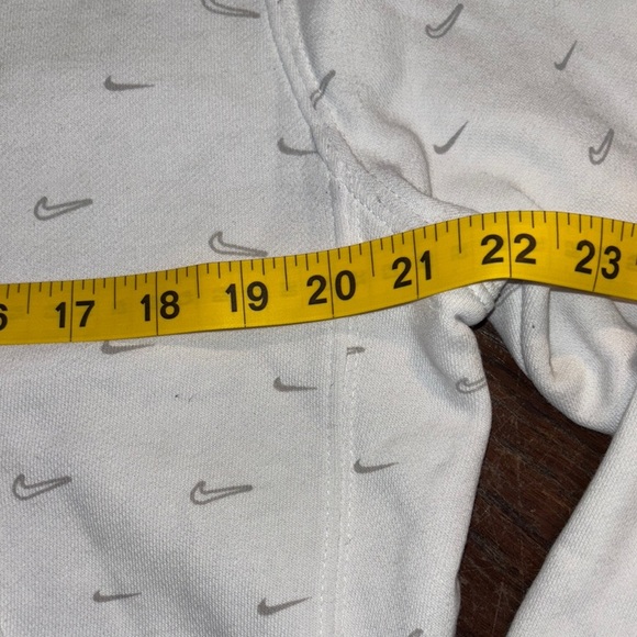 Nike hoodie - Picture 3 of 10